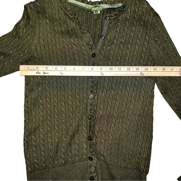 Olive Green Cable Knit Sweater size small - Picture 7 of 7